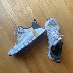Nike Metcons - Great gym shoes! Worn 3 times, like new!